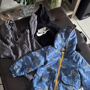Carter's Blue and Yellow Shark Print Jacket. Nike black and Grey H y M